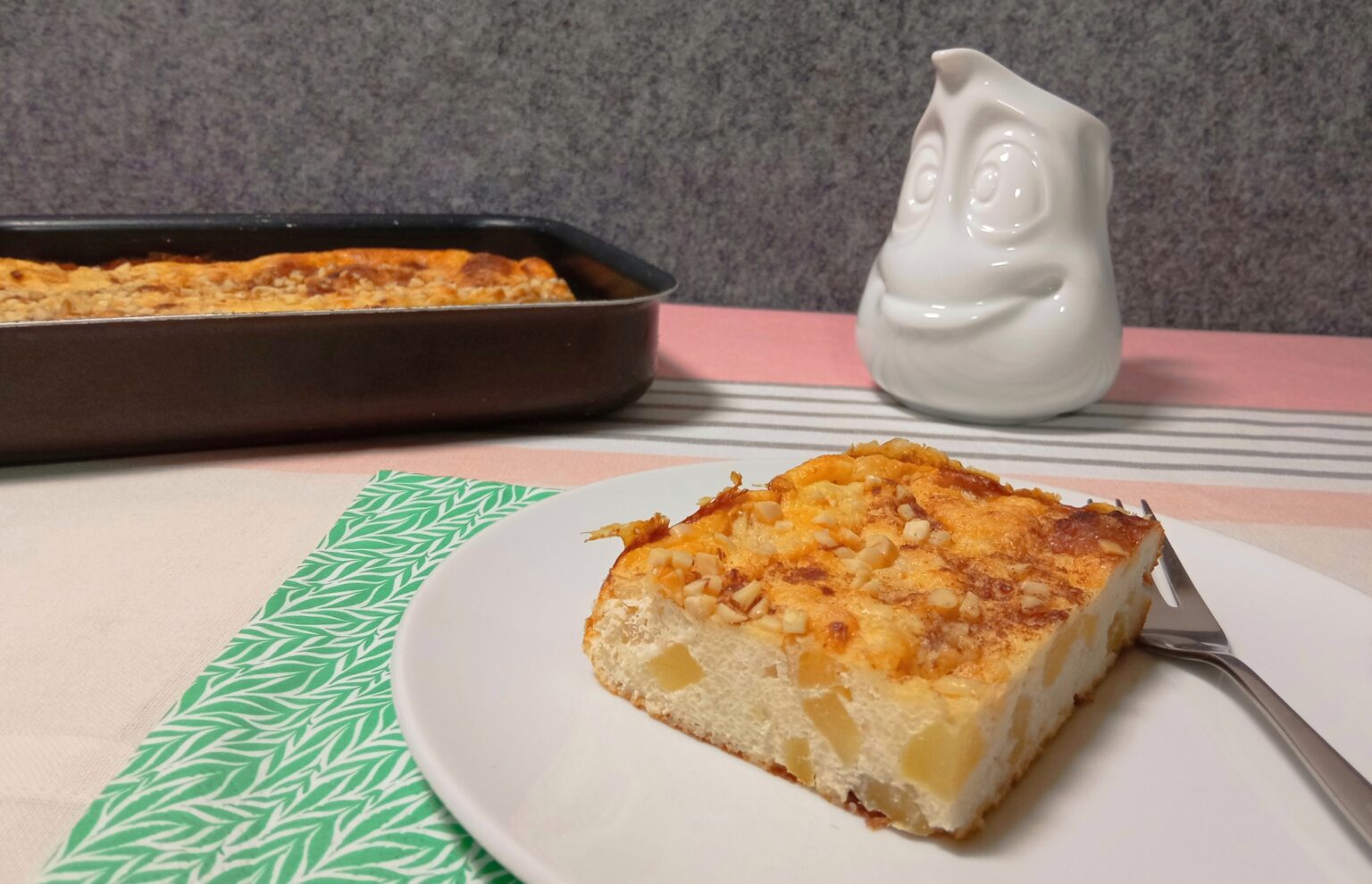 Apfeliger Quark-Grieß-Auflauf mit Vanillesoße - Fausba